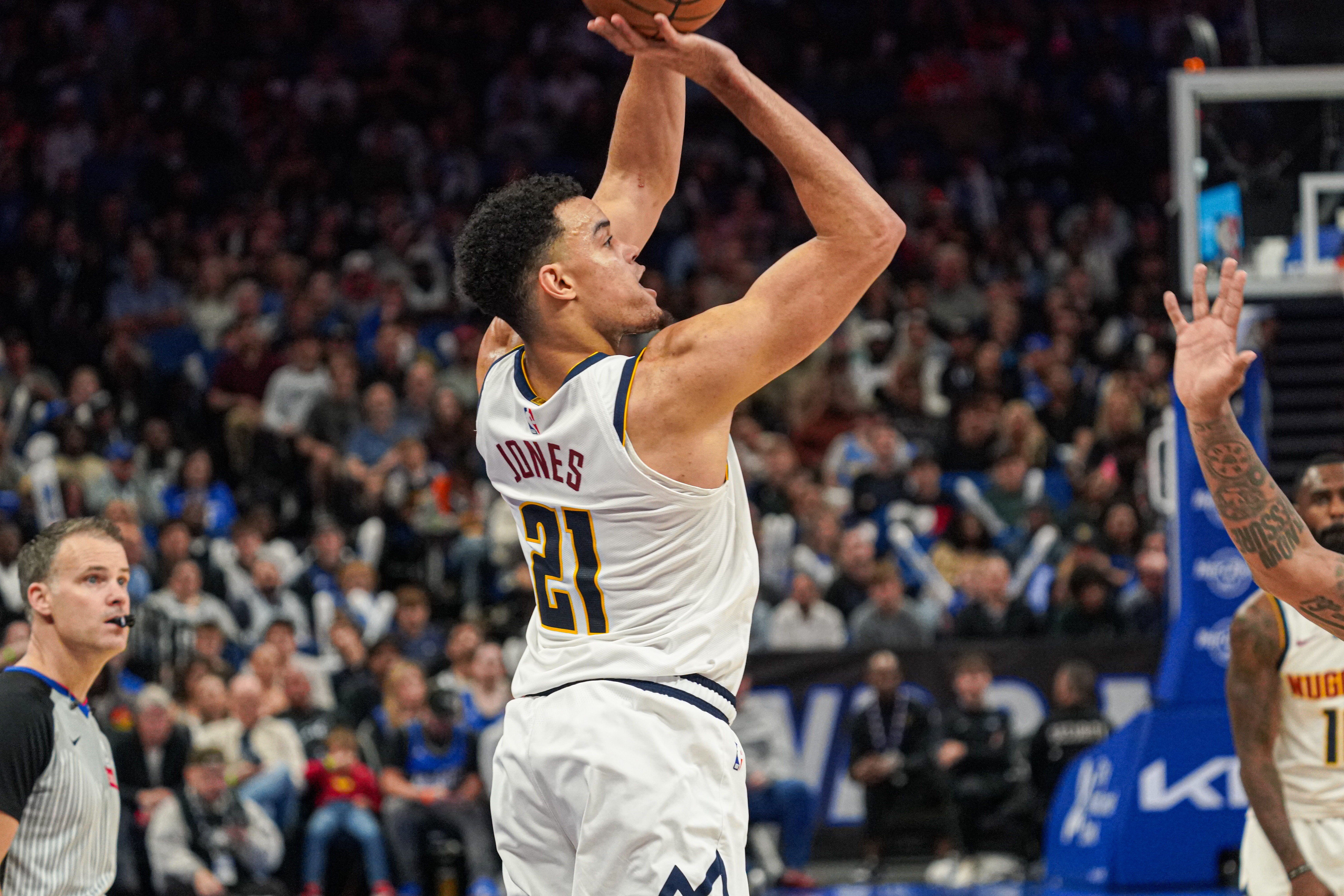 2026世界杯直播-Scotto:掘金预计将转正斯潘塞·琼斯 他们将关注交易和买断市场