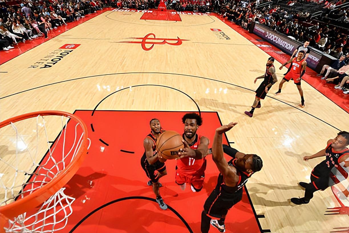 防守能力相当不错,但火箭锋线新星的三分手感依然没有恢复?