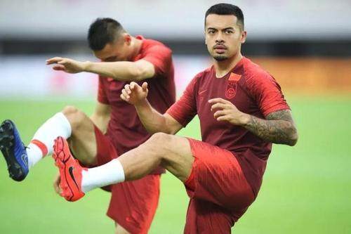 世界杯下注-沪媒:洛国富被国足放弃 李可恢复状态后仍有机会